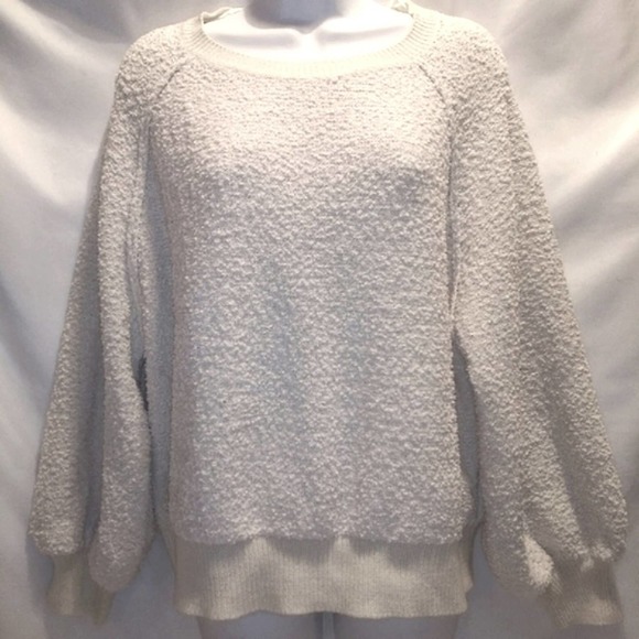 CREAM tone cozy stylish boucle Sweater with balloon cuffs - Picture 3 of 9